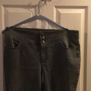 LANE BRYANT Capri pants LIKE NEW!